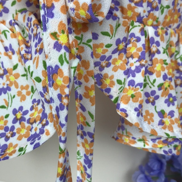 BLUE BLUSH FLORAL TOP WITH BUTTONS, TIE & RUFFLE M - Picture 7 of 16